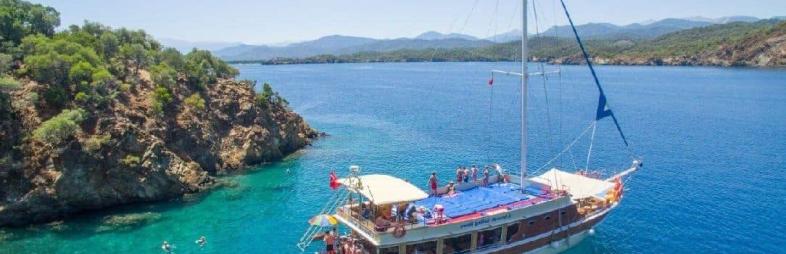 Paseo en barco por las 12 islas